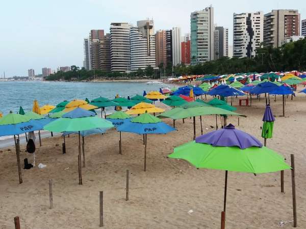 Praia do Meireles, própria para banho