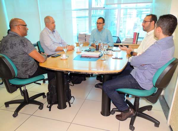 Reunião entre representantes da Codema e da Semace