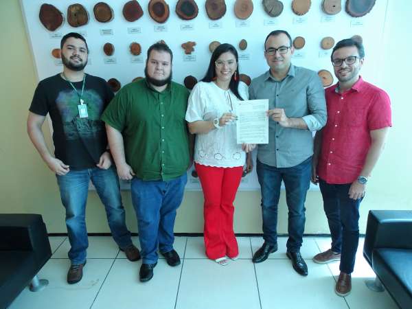 Representantes da Semace e do IMMAB assinam parceria para a transferência tecnológica