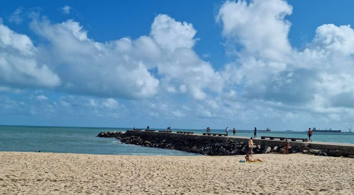 Boletim de balneabilidade da Semace facilita localização das praias próprias em Fortaleza