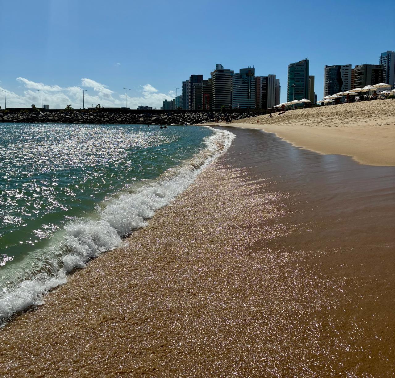 Maré boa: 21 trechos de praia estão próprios para banho em Fortaleza