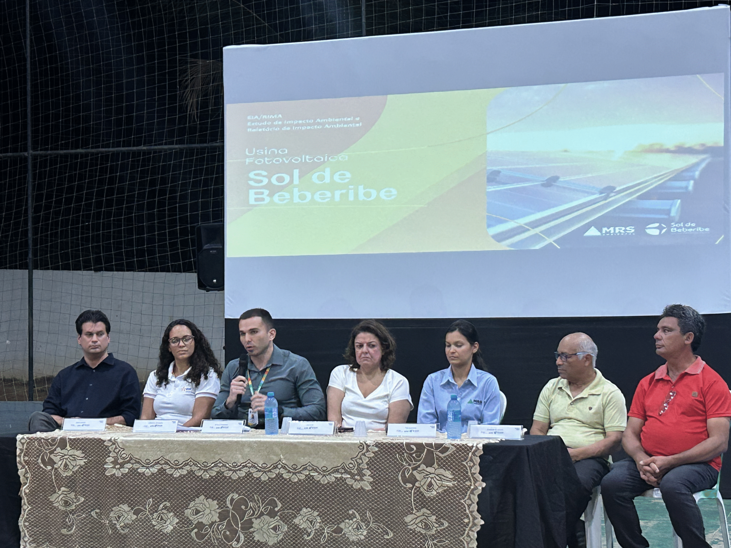 Semace promove diálogo com moradores sobre projeto de energia solar em Beberibe