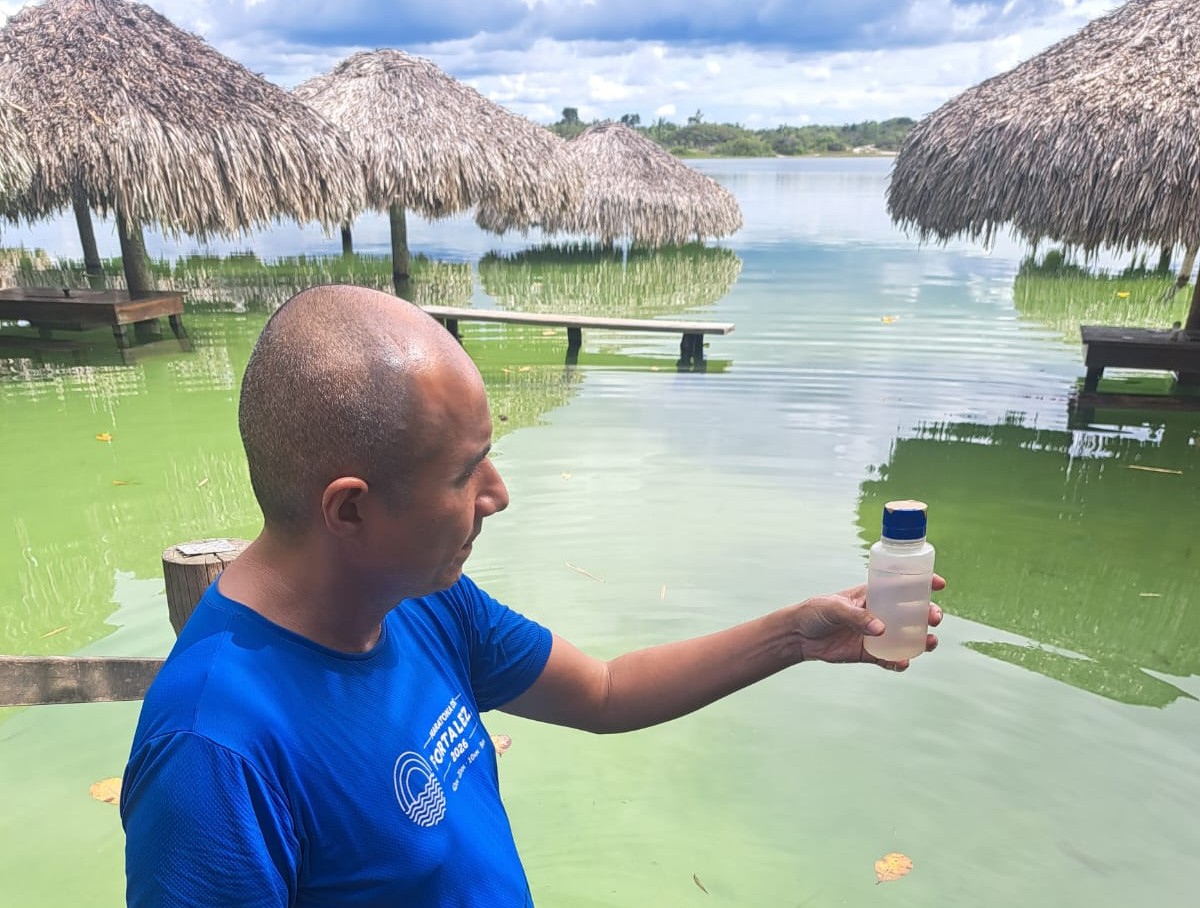Semace realiza coleta para monitoramento da qualidade da água na Lagoa de Jijoca